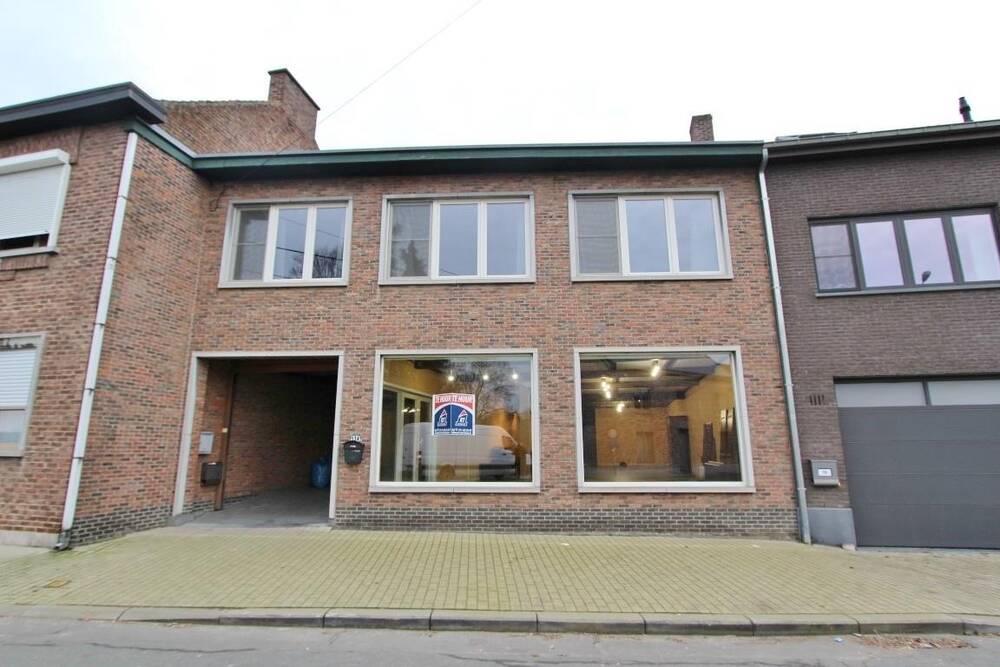 Handelszaak te  huur in Walshoutem 3401 1200.00€  slaapkamers 396.00m² - Zoekertje 9495