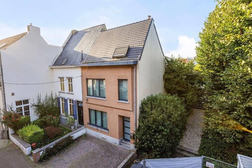 Immeuble de rapport - Immeuble à appartement à vendre à Halle 1500 749000.00€ 3 chambres 190.00m² - Annonce 36978