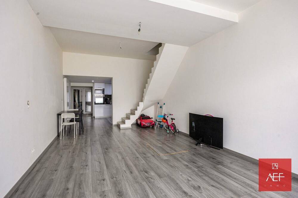 Huis te  koop in Steenokkerzeel 1820 299000.00€ 2 slaapkamers 100.00m² - Zoekertje 99810