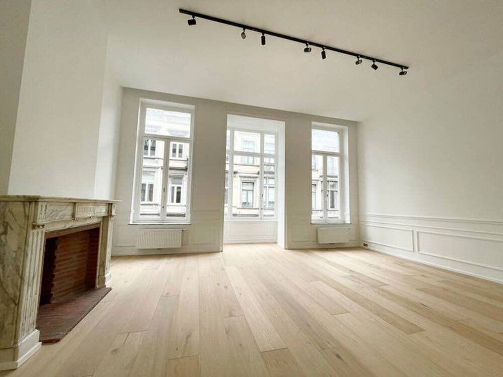 Appartement te  in Elsene 1050 1600.00€ 1 slaapkamers 93.00m² - Zoekertje 157286