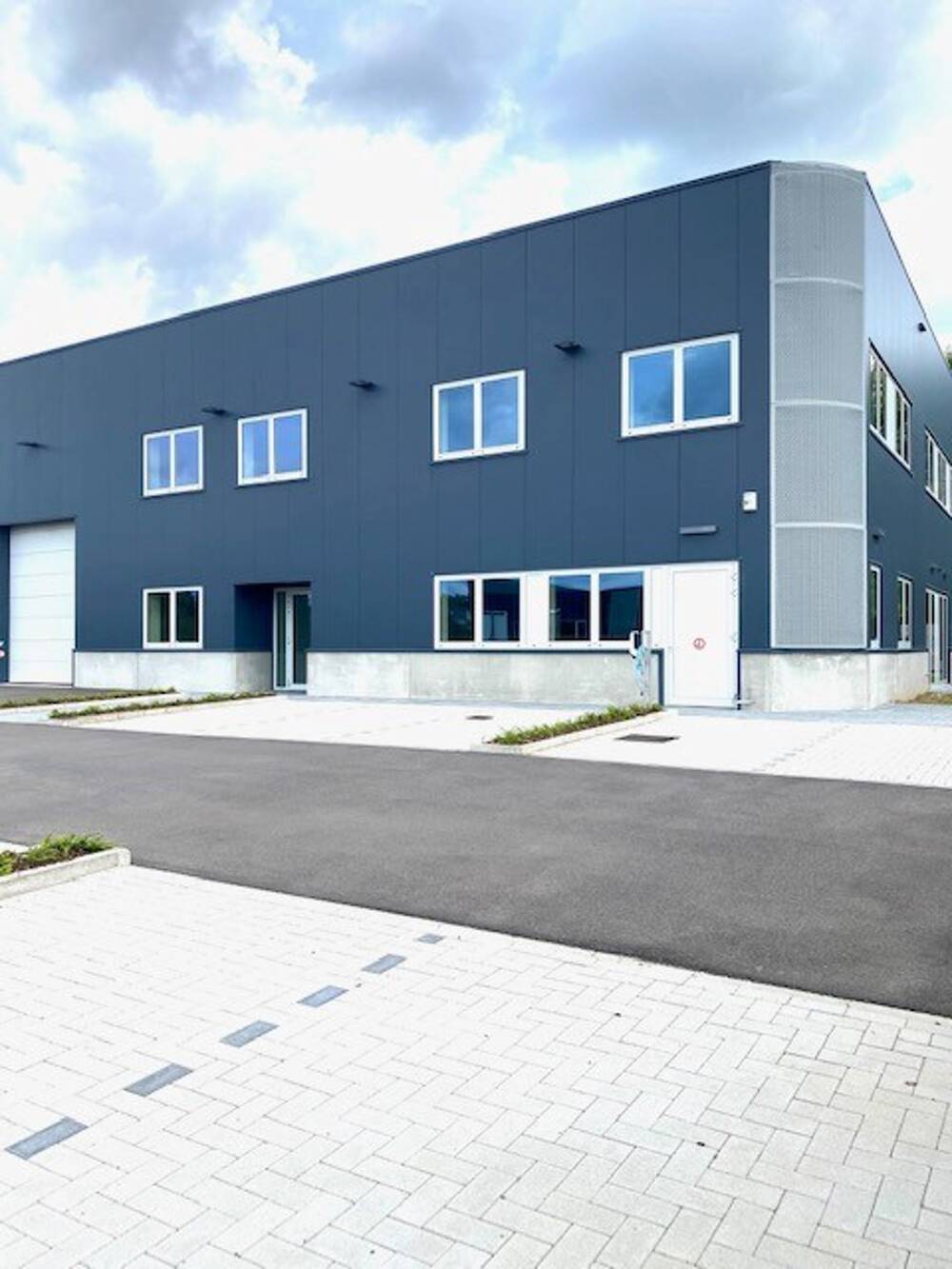 Handelszaak te  huur in Overijse 3090 9000.00€  slaapkamers 1530.00m² - Zoekertje 145007