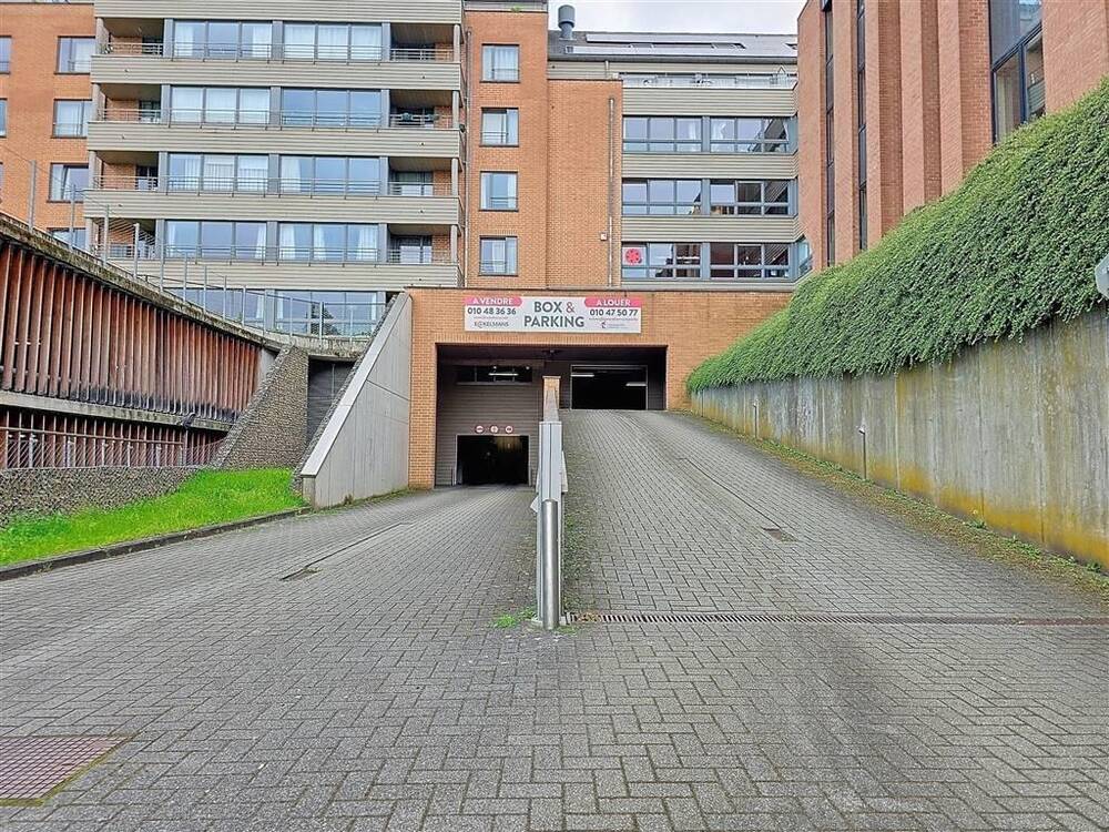 Parking te  in Sint-Lambrechts-Woluwe 1200 22500.00€  slaapkamers m² - Zoekertje 176275