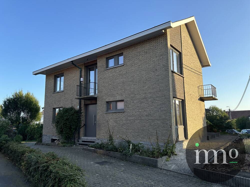 Villa te  koop in Roosdaal 1760 415000.00€ 4 slaapkamers 240.00m² - Zoekertje 187238