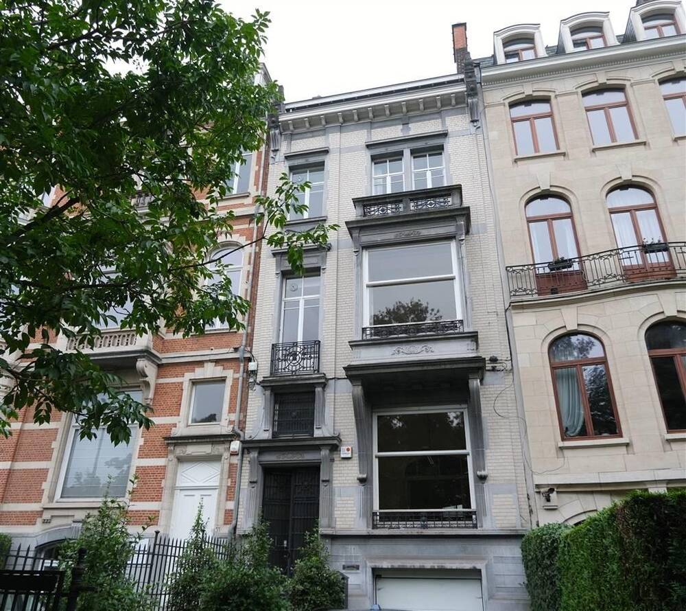 Handelszaak te  in Etterbeek 1040 3500.00€  slaapkamers 390.00m² - Zoekertje 244066