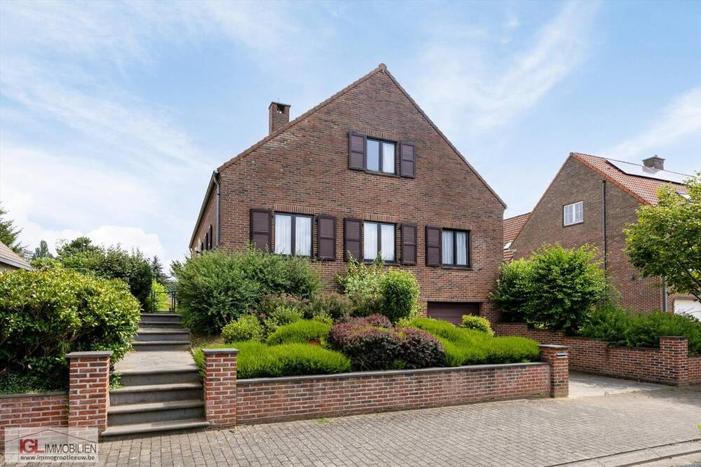 Huis te  koop in Sint-Pieters-Leeuw 1600 595000.00€ 3 slaapkamers 227.00m² - Zoekertje 247806