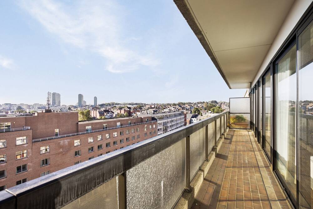 Appartement te  in Koekelberg 1081 365000.00€ 4 slaapkamers 144.00m² - Zoekertje 261720