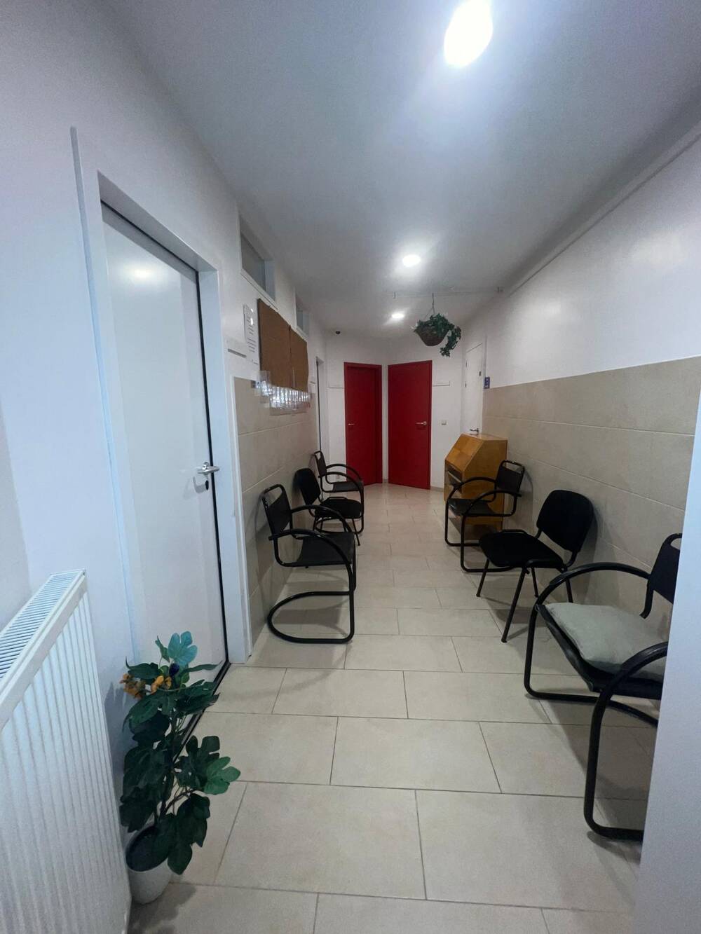 Commerce à louer à Court-Saint-Etienne 1490 1250.00€  chambres m² - Annonce 266715