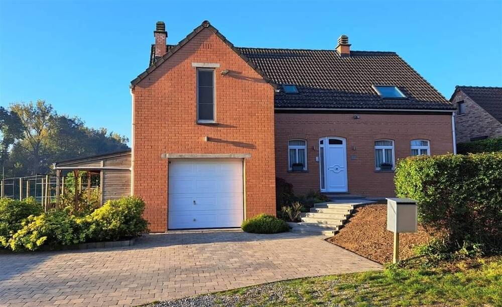 Bungalow te  koop in Orbais 1360 525000.00€ 4 slaapkamers 200.00m² - Zoekertje 268476