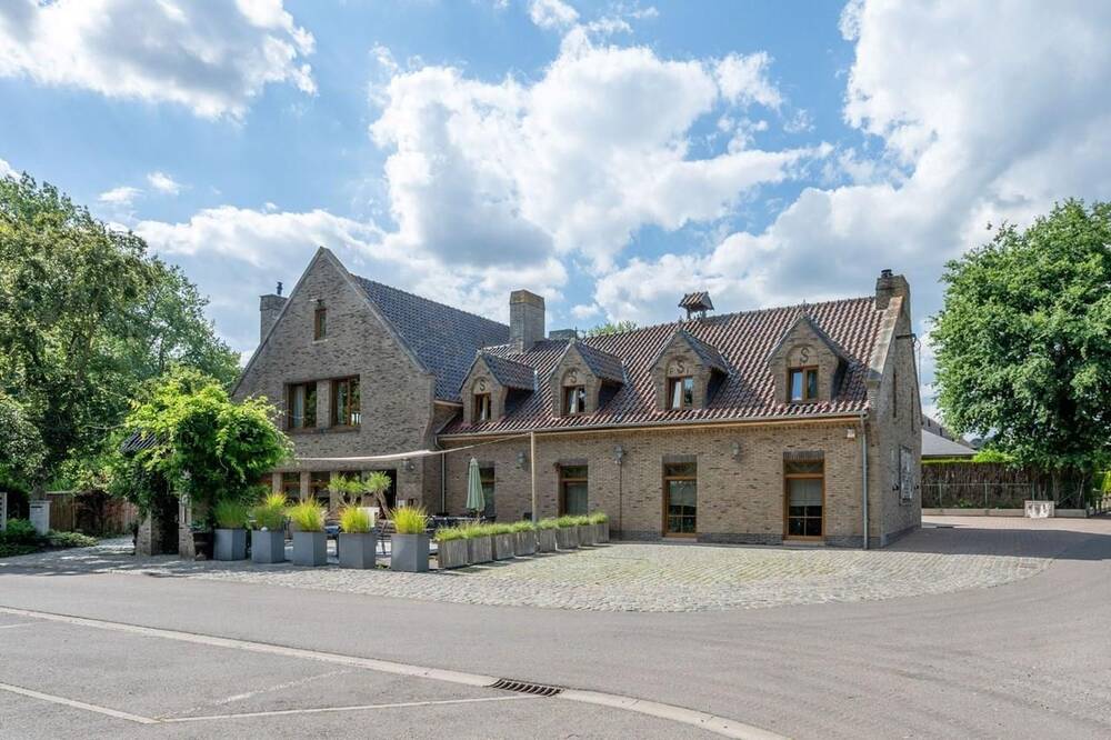 Huis te  koop in Lennik 1750 895000.00€ 4 slaapkamers 885.00m² - Zoekertje 274329