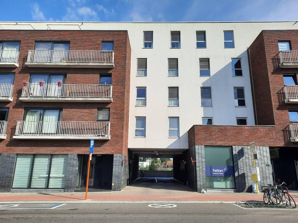 Parking & garage te  huur in Hal 1500 180.00€  slaapkamers m² - Zoekertje 283450