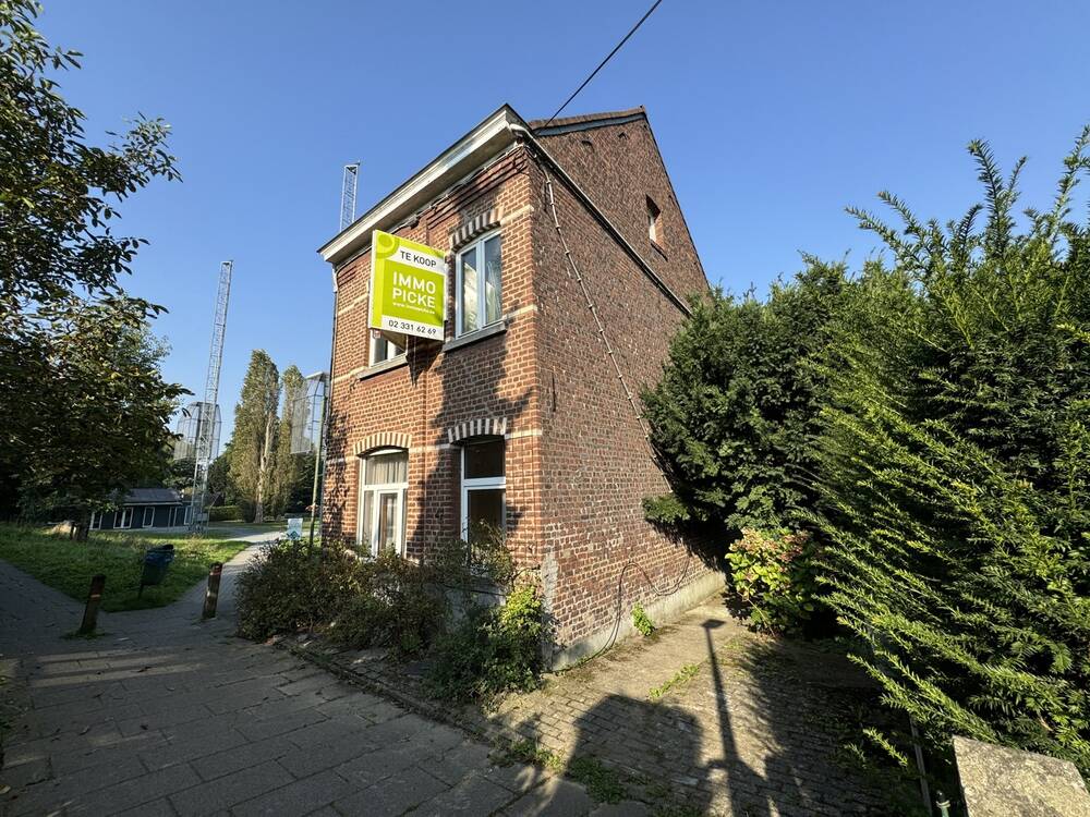 Huis te  koop in Sint-Pieters-Leeuw 1600 299000.00€ 3 slaapkamers 175.00m² - Zoekertje 282518