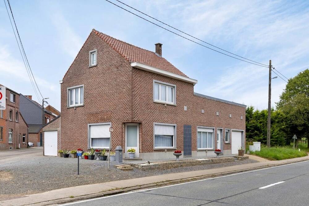 Huis te  koop in Gooik 1755 295000.00€ 2 slaapkamers 201.00m² - Zoekertje 285319