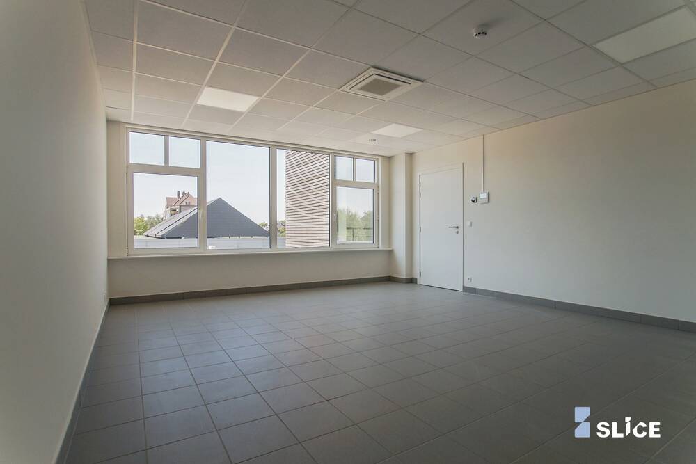 Handelszaak te  huur in Geldenaken 1370 560.00€  slaapkamers 29.00m² - Zoekertje 288120