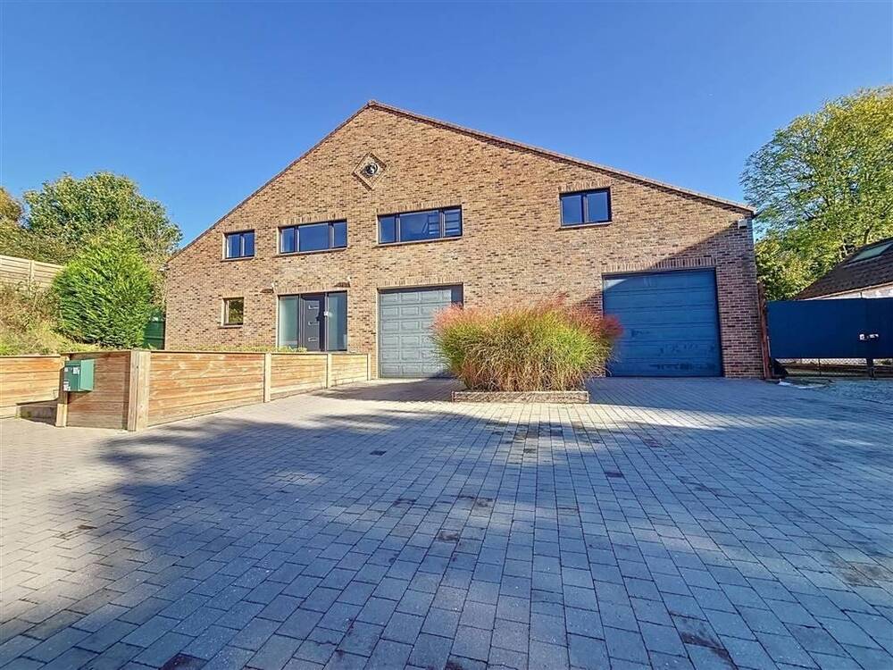 Huis te  koop in Geldenaken 1370 900000.00€ 6 slaapkamers 570.00m² - Zoekertje 293903