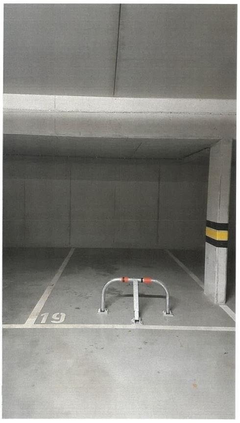 Parking & garage te  huur in Hal 1500 75.00€  slaapkamers m² - Zoekertje 294749