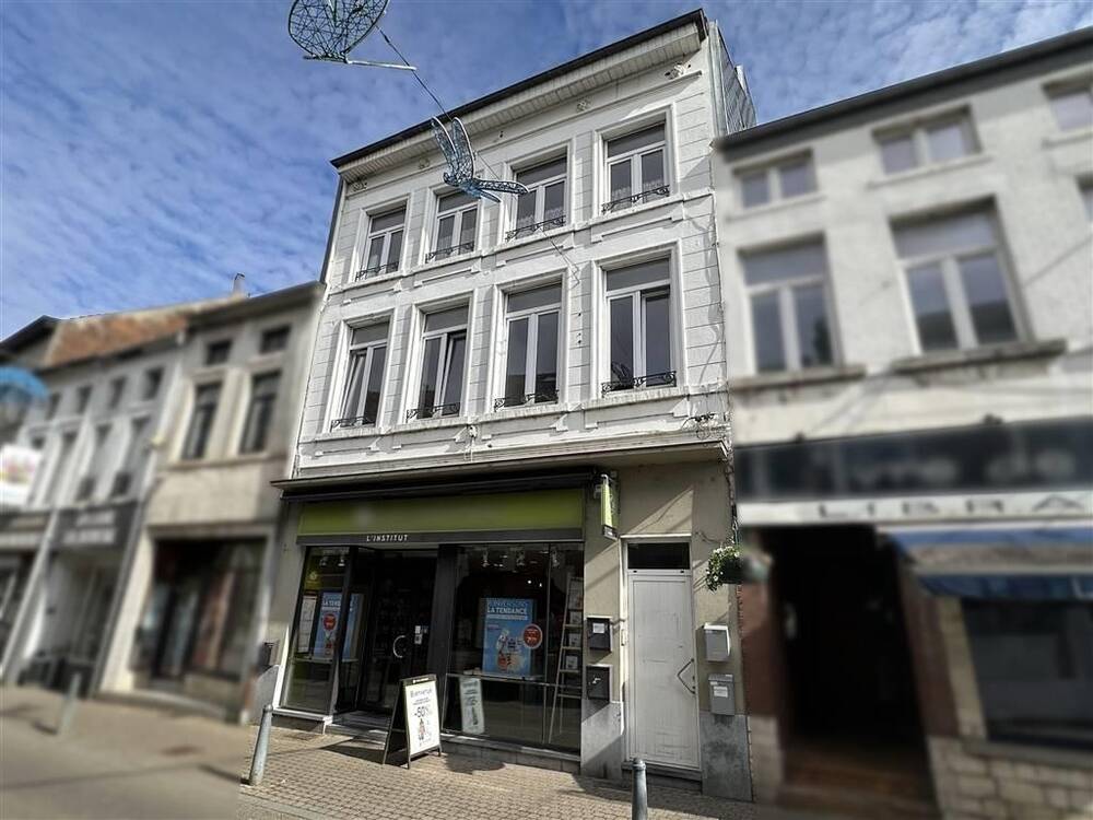 Huis te  koop in Geldenaken 1370 639000.00€ 4 slaapkamers 400.00m² - Zoekertje 296943