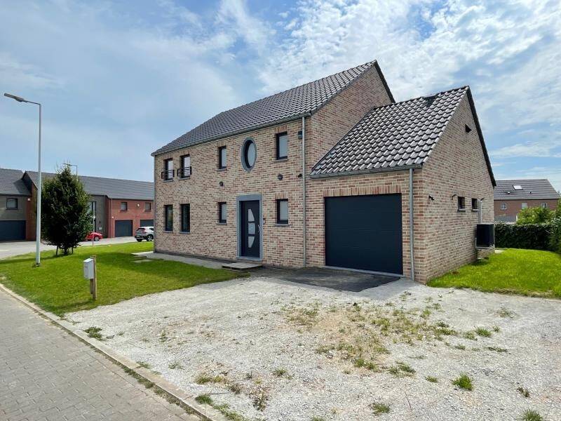 Villa à  à Nivelles 1400 1750.00€ 4 chambres 176.00m² - Annonce 300097