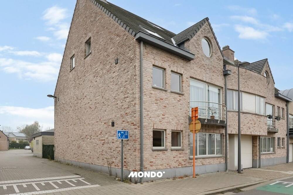 Duplex te  koop in Steenhuffel 1840 349000.00€ 3 slaapkamers m² - Zoekertje 302103