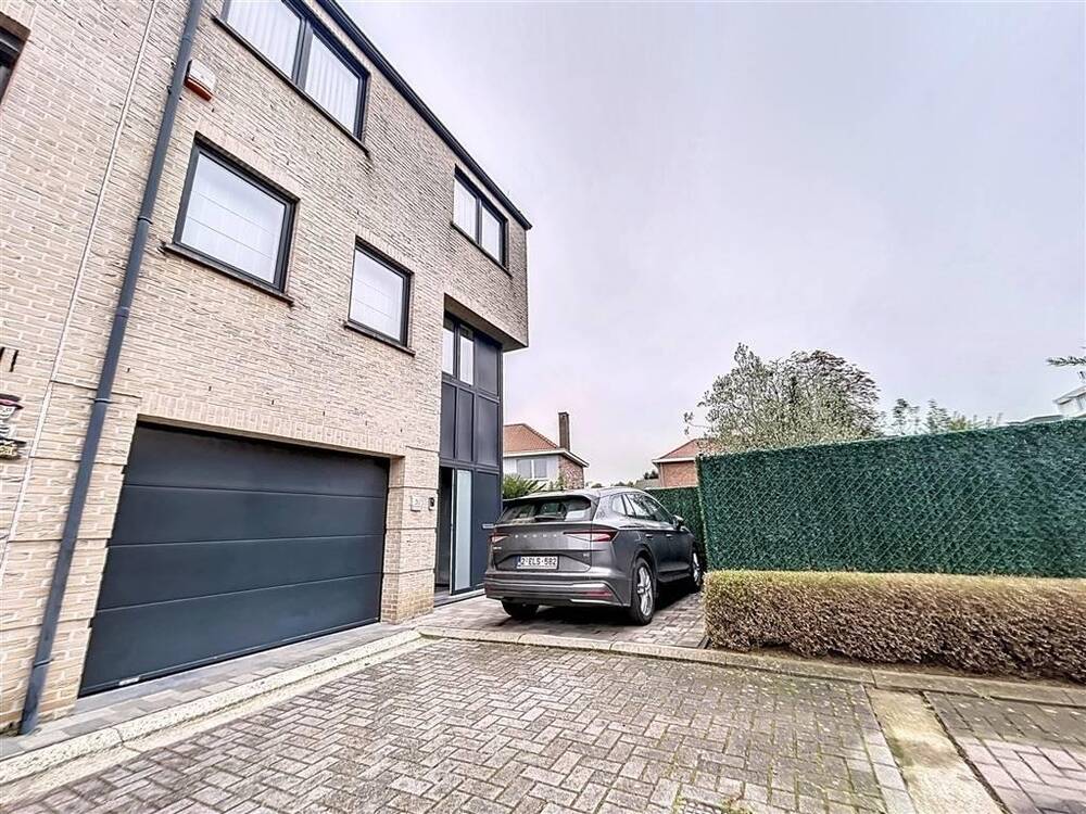 Huis te  koop in Groot-Bijgaarden 1702 589000.00€ 3 slaapkamers 200.00m² - Zoekertje 304713