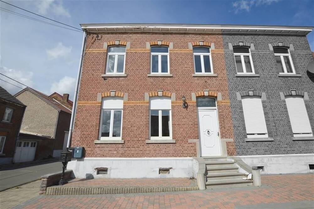 Huis te  huur in Linsmeau 1357 845.00€ 2 slaapkamers 130.00m² - Zoekertje 320467